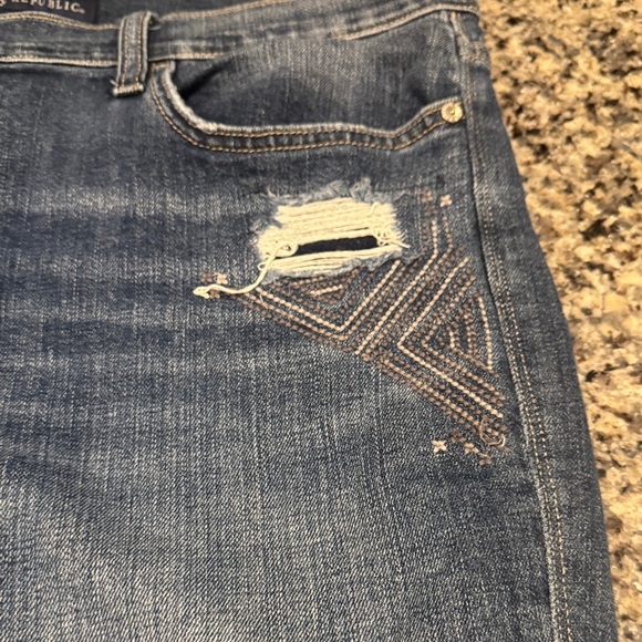 Rock & Republic destroyed boyfriend cut jeans jeans size 14 - Picture 4 of 9